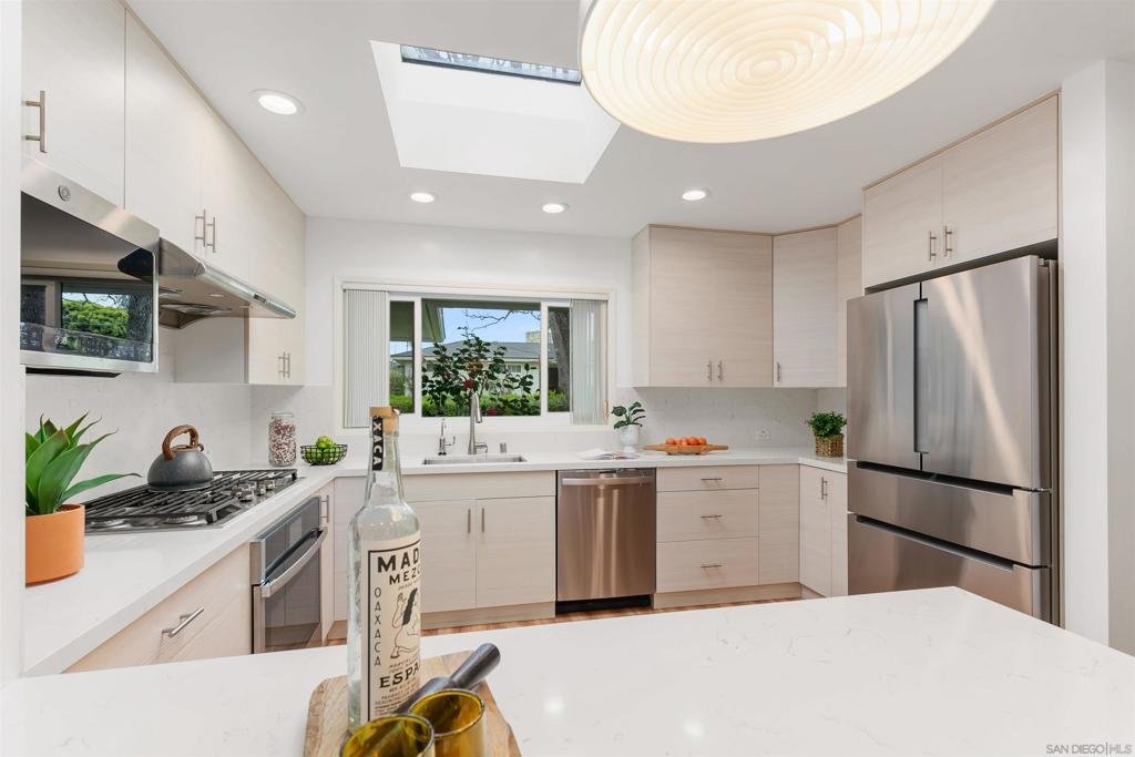 2731 Glenwick Place, La Jolla, CA 92037 photo 16