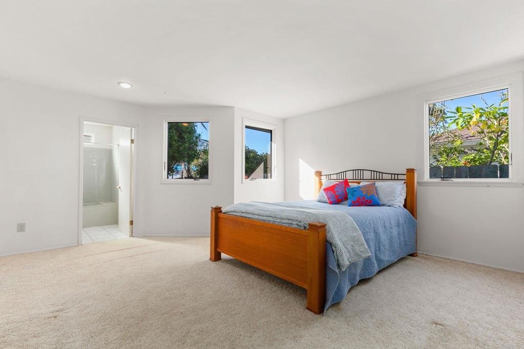 646 Wrelton Drive, La Jolla, CA 92037 photo 16